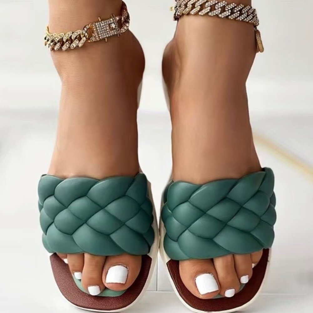 Passion of Essence Green and Brown Sandals
